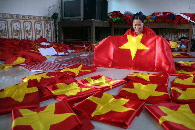Làng nghề Trống Đọi Tam – Địa chỉ mua bán cờ tổ quốc giá rẻ, chất lượng