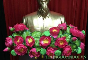 Hoa Sen Trang Trí Bục Tượng Bác Hồ